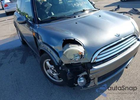 2010 Mini Cooper из США, поврежденный, VIN WMWMF3C51ATZ61146